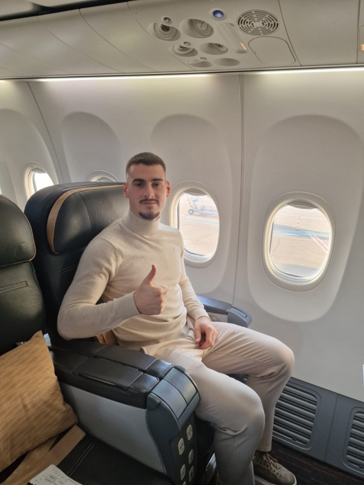  費內巴切官方：與紅星球員米莫維奇達成原則協(xié)議，球員將接受體檢