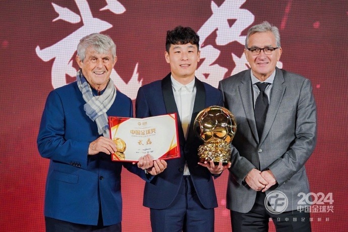  恭喜“核武7”！武磊第五次加冕中國金球獎