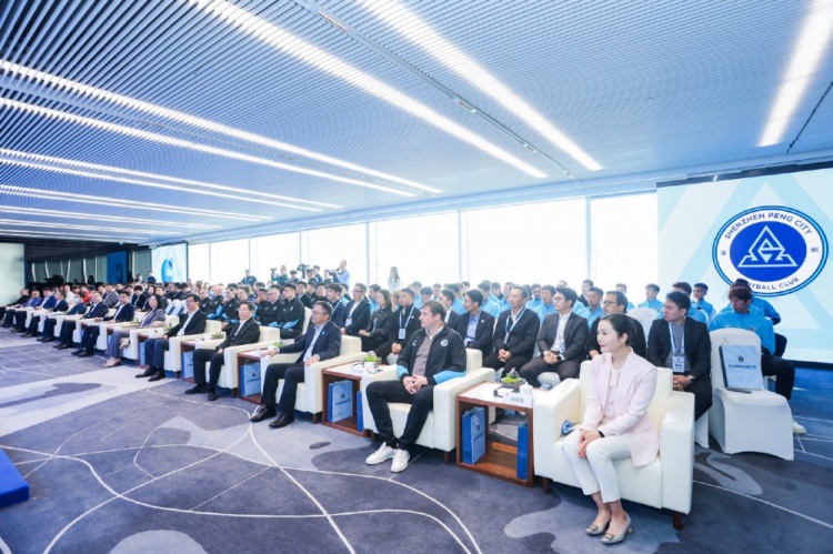  「鵬城萬(wàn)里榮耀啟航」深圳新鵬城足球俱樂(lè )部舉行2025賽季出征儀式