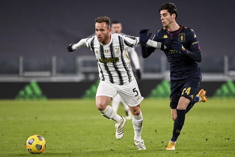  羅馬諾：赫羅納引進(jìn)阿圖爾交易取得進(jìn)展，在競爭中領(lǐng)先于桑托斯