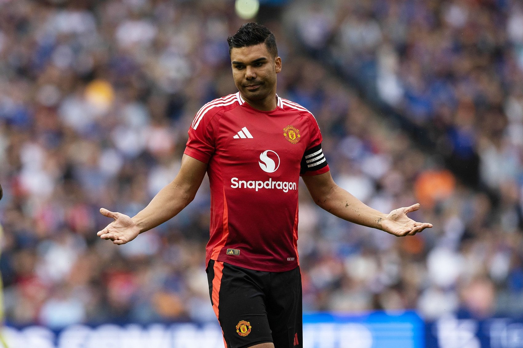  周薪37.5萬(wàn)鎊！郵報：卡塞米羅堅決履行完合同，或成曼聯(lián)最大爛賬