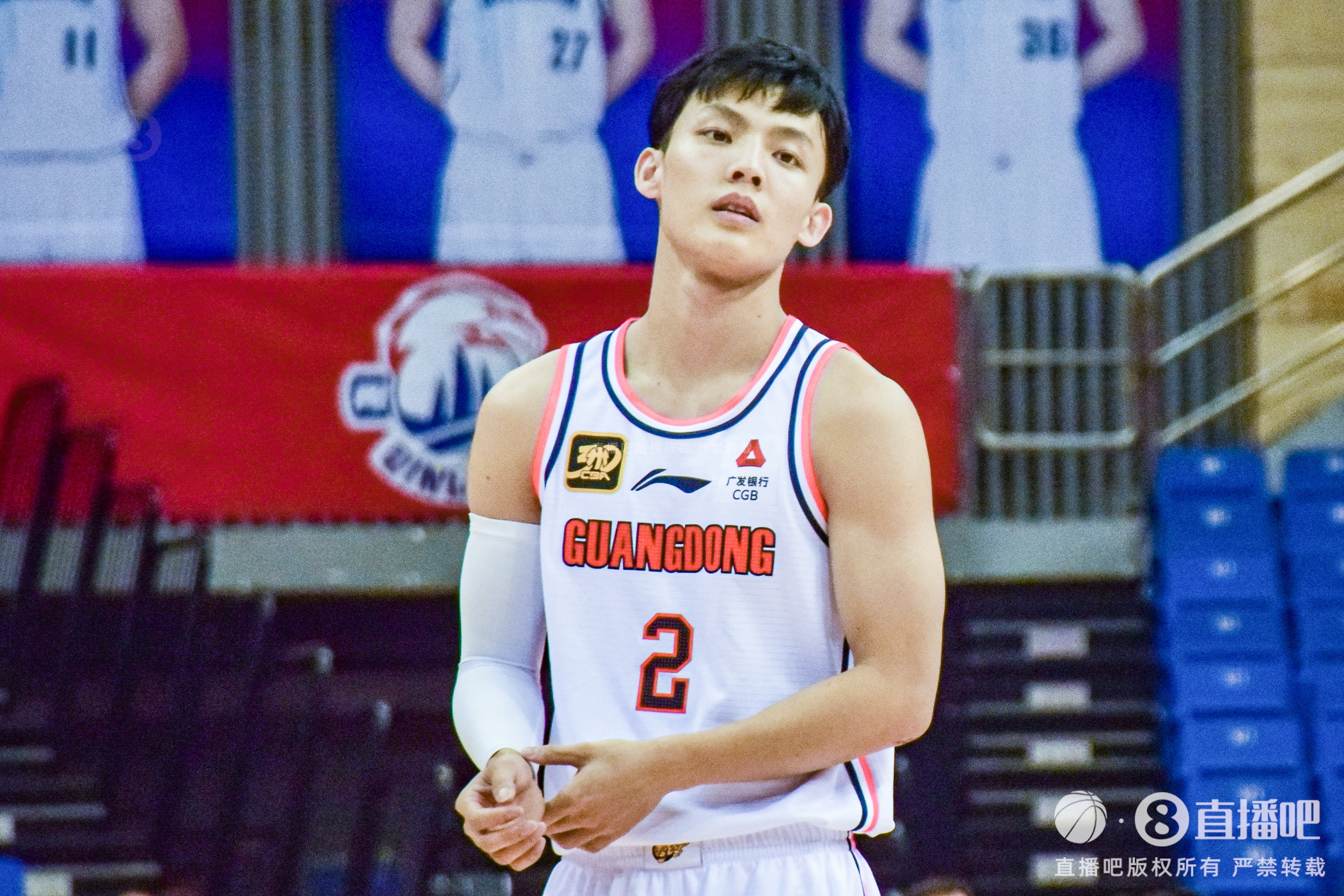  未能救主！徐杰12投7中&三分4中3 得到18分7板2助