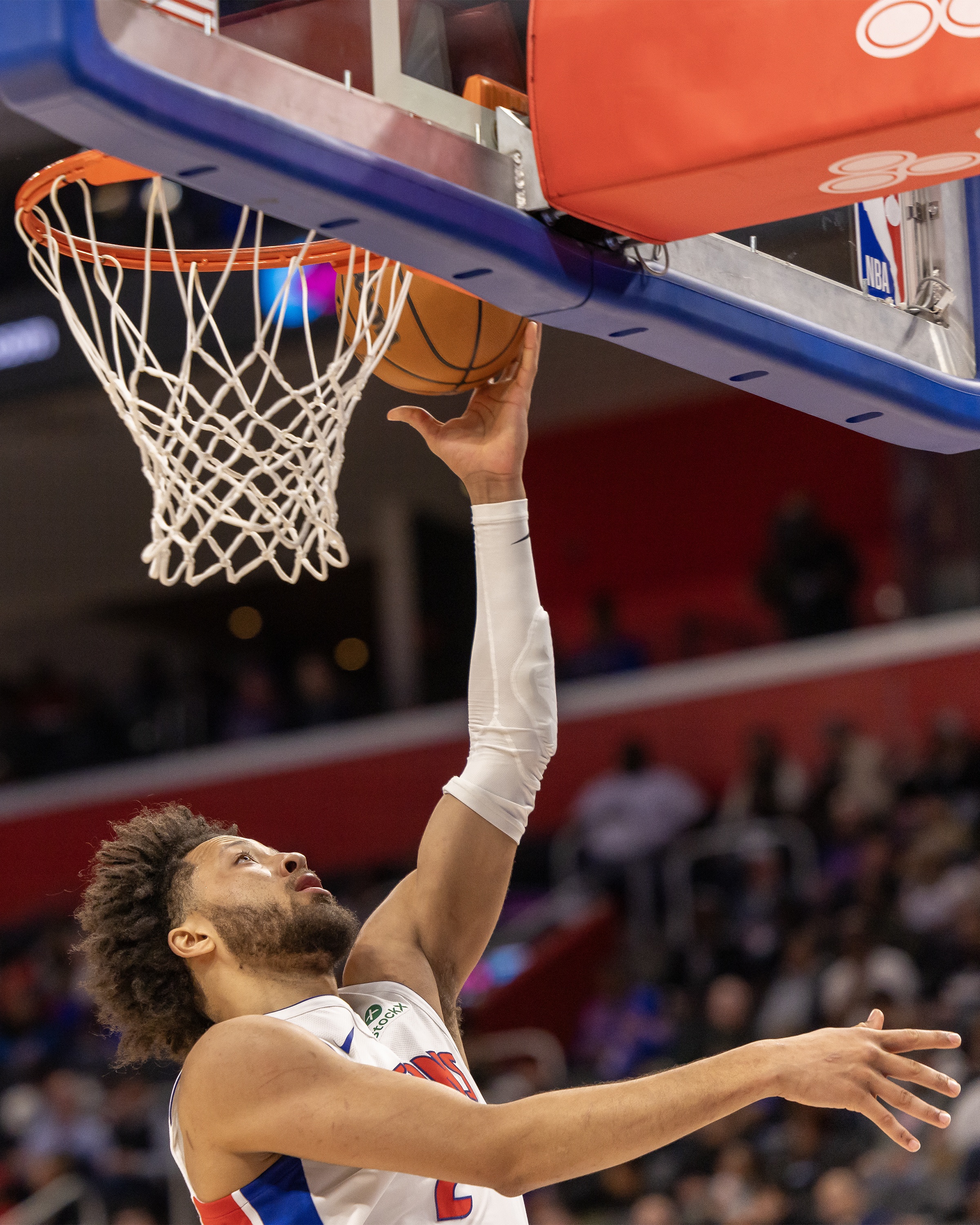  CC：想要贏(yíng)得尊重還要繼續努力 不覺(jué)得我們取得什么成就了